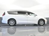 Thumbnail of 2022 Bright White Clearcoat Chrysler Pacifica