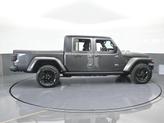 Thumbnail of 2021 Granite Crystal Clearcoat Metallic Jeep Gladiator