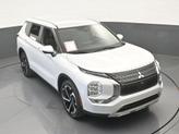 Thumbnail of 2023 White Diamond Mitsubishi Outlander