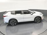 Thumbnail of 2023 White Diamond Mitsubishi Outlander