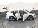Thumbnail of 2023 White Diamond Mitsubishi Outlander