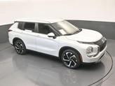 Thumbnail of 2023 White Diamond Mitsubishi Outlander