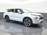 Thumbnail of 2023 White Diamond Mitsubishi Outlander