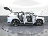 Thumbnail of 2023 White Diamond Mitsubishi Outlander