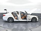 Thumbnail of 2019 Alpine White BMW 530e