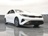 Thumbnail of 2022 Snow White Pearl Kia Forte