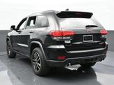 Thumbnail of 2020 Diamond Black Jeep Grand Cherokee