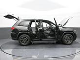 Thumbnail of 2020 Diamond Black Jeep Grand Cherokee