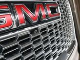 Thumbnail of 2022 White Frost Tri-Coat GMC Yukon XL