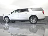 Thumbnail of 2022 White Frost Tri-Coat GMC Yukon XL