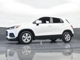 Thumbnail of 2022 Summit White Chevrolet Trax