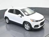 Thumbnail of 2022 Summit White Chevrolet Trax