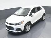 Thumbnail of 2022 Summit White Chevrolet Trax