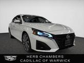Photo of 2023 Pearl White Tricoat Nissan Altima