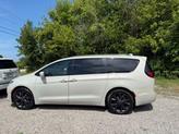 Thumbnail of 2020 Luxury White Pearlcoat Chrysler Pacifica