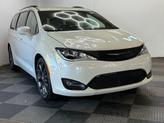 Photo of 2020 Luxury White Pearlcoat Chrysler Pacifica