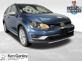 Photo of 2017 Silk Blue Metallic Volkswagen Golf Alltrack