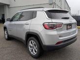 Thumbnail of 2025 Silver Zynith Metallic Clearcoat Jeep Compass