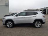 Thumbnail of 2025 Silver Zynith Metallic Clearcoat Jeep Compass