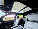Thumbnail of 2024 Diamond Black Crystal Pearlcoat Jeep Grand Wagoneer