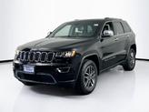 Photo of 2022 Diamond Black Crystal Pearlcoat Jeep Grand Cherokee