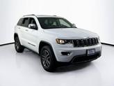 Thumbnail of 2022 Bright White Clearcoat Jeep Grand Cherokee