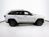 Thumbnail of 2022 Bright White Clearcoat Jeep Grand Cherokee
