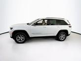 Thumbnail of 2022 Bright White Clearcoat Jeep Grand Cherokee