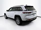 Thumbnail of 2022 Bright White Clearcoat Jeep Grand Cherokee