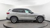 Thumbnail of 2019 Mineral White Metallic BMW X5
