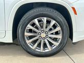 Thumbnail of 2023 Iridescent Pearl Tricoat Chevrolet Traverse