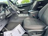 Thumbnail of 2021 Oxford White Ford Explorer