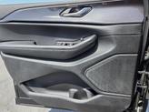 Thumbnail of 2023 Diamond Black Jeep Grand Cherokee L