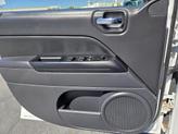 Thumbnail of 2017 Bright White Clearcoat Jeep Compass