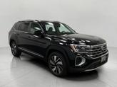 Photo of 2025 Deep Black Pearl Effect Volkswagen Atlas