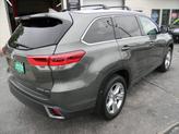 Thumbnail of 2017 Alumina Jade Metallic Toyota Highlander