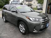 Thumbnail of 2017 Alumina Jade Metallic Toyota Highlander