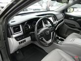 Thumbnail of 2017 Alumina Jade Metallic Toyota Highlander