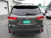 Thumbnail of 2017 Alumina Jade Metallic Toyota Highlander