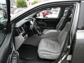 Thumbnail of 2017 Alumina Jade Metallic Toyota Highlander