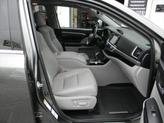 Thumbnail of 2017 Alumina Jade Metallic Toyota Highlander