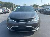 Thumbnail of 2019 Granite Crystal Metallic Clearcoat Chrysler Pacifica
