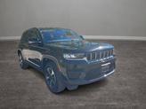 Thumbnail of 2023 Diamond Black Crystal Pearlcoat Jeep Grand Cherokee