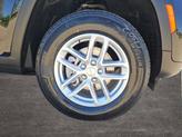 Thumbnail of 2025 Diamond Black Crystal Pearlcoat Jeep Grand Cherokee