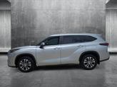 Thumbnail of 2024 Celestial Silver Metallic Toyota Highlander