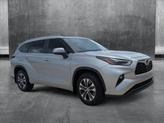 Thumbnail of 2024 Celestial Silver Metallic Toyota Highlander
