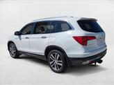 Thumbnail of 2016 White Diamond Pearl Honda Pilot
