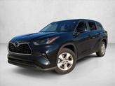 Photo of 2023 Midnight Black Metallic Toyota Highlander