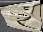 Thumbnail of 2017 White Nissan Murano
