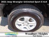 Thumbnail of 2021 Black Clearcoat Jeep Wrangler Unlimited
